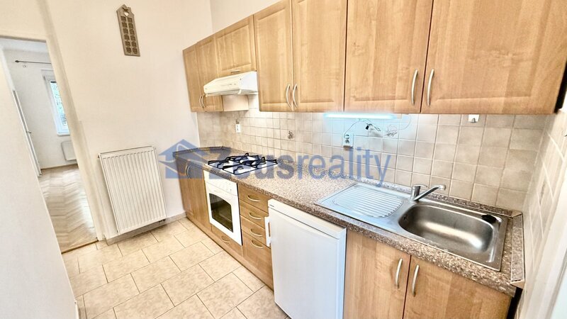 2+KK/balkon/47m2/Praha 5/ Smíchov/Holečkova/po rekonstrukci/částečně vybaven