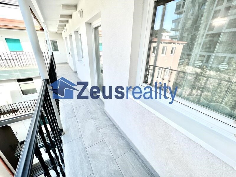 2+KK/42m2/balkon/Plzeňská/Praha 5/Smíchov/zařízen komplet