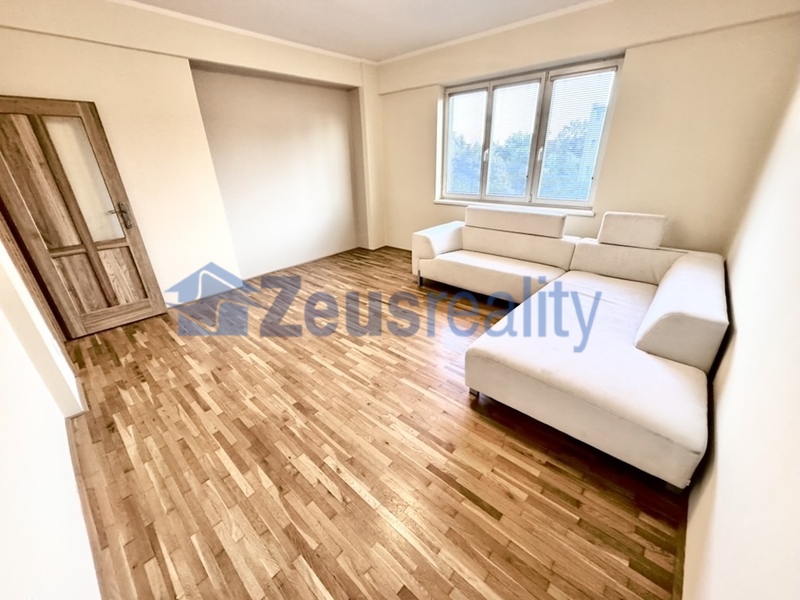 2+1/2xkomora/2xbalkon/65m2/Vršovice/Lvovská/Praha 10/zařízen částečně