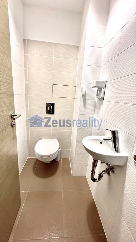 3+KK/85m2 + terasa s předzahrádkou 45m2/parkovací stání/Praha 5/Smíchov/Na Popelce/částečně zařízen/