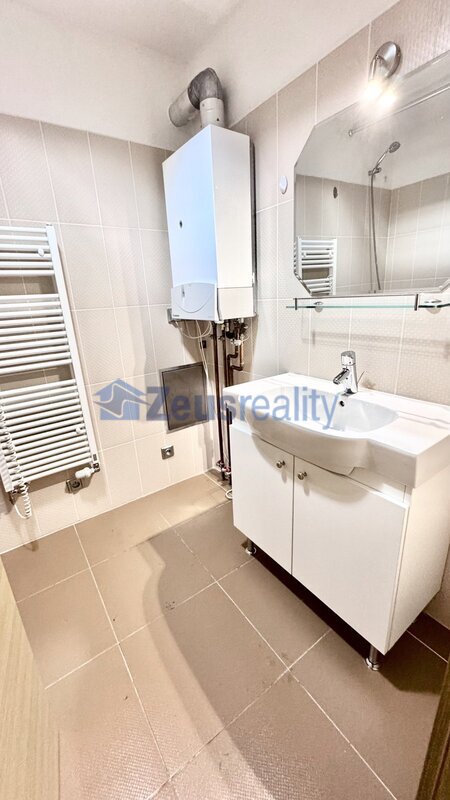 3+KK/85m2 + terasa s předzahrádkou 45m2/parkovací stání/Praha 5/Smíchov/Na Popelce/částečně zařízen/