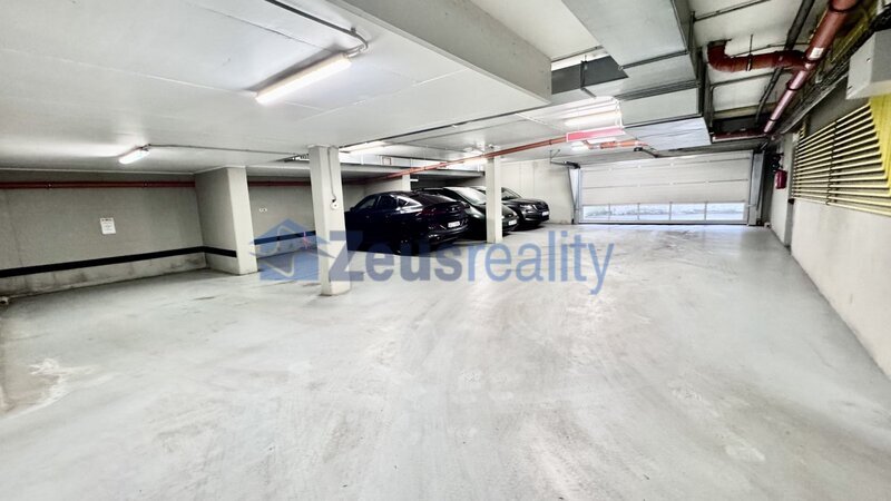 3+KK/85m2 + terasa s předzahrádkou 45m2/parkovací stání/Praha 5/Smíchov/Na Popelce/částečně zařízen/