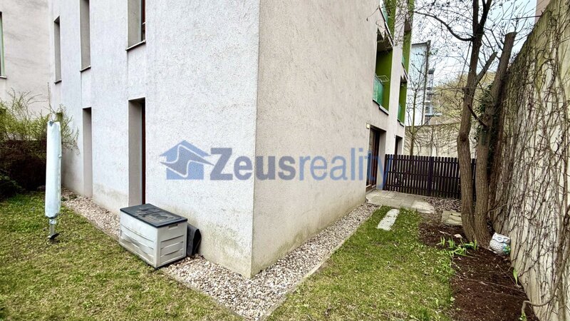 3+KK/85m2 + terasa s předzahrádkou 45m2/parkovací stání/Praha 5/Smíchov/Na Popelce/částečně zařízen/