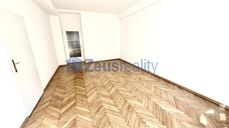 4+KK/116m2/Praha 3/Žižkov/Ondříckova/po rekonstrukci/u metra/částečně zařízen