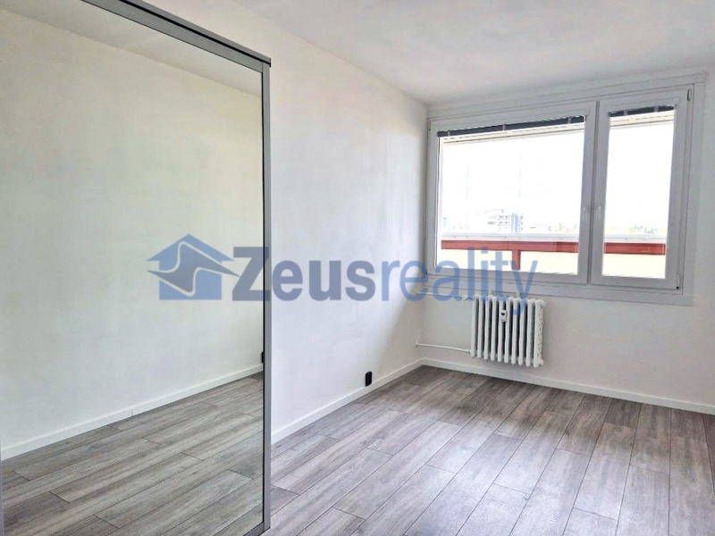 2+KK/balkon/54m2/Slévačská/Praha 9/Hloubětín/zařízen částečně/