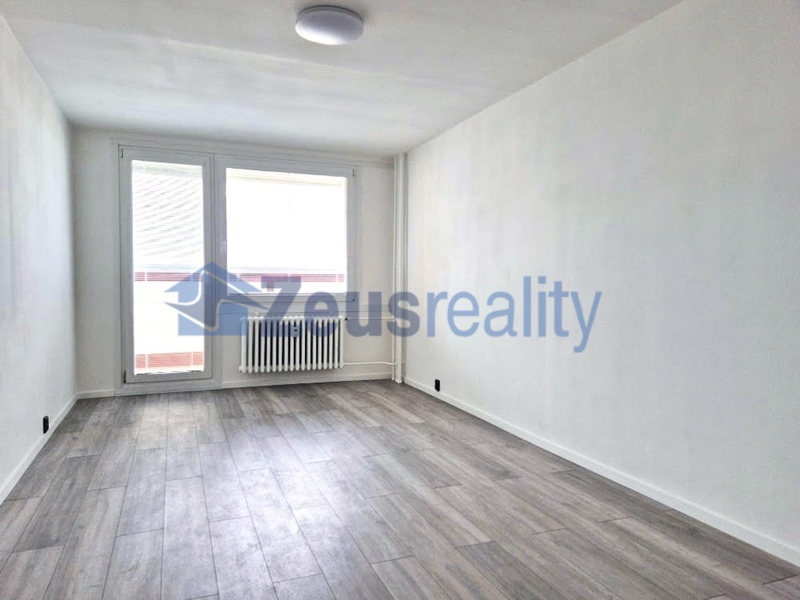 2+KK/balkon/54m2/Slévačská/Praha 9/Hloubětín/zařízen částečně/