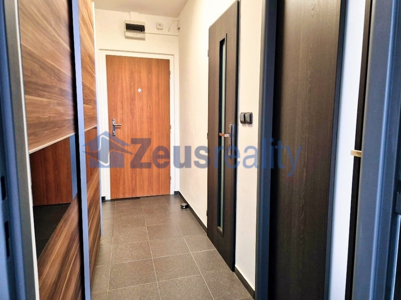 2+KK/balkon/54m2/Slévačská/Praha 9/Hloubětín/zařízen částečně/